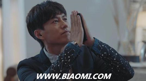 “老干部”靳东又双叒叕把一套“房”戴上了手 1.jpg “老干部”靳东又双叒叕把一套“房”戴上了手 1.jpg