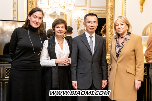 Boucheron宝诗龙全球执行总裁，与艺术8创始人、中国驻法国大使、以及巴黎市参议员合影_副本.jpg