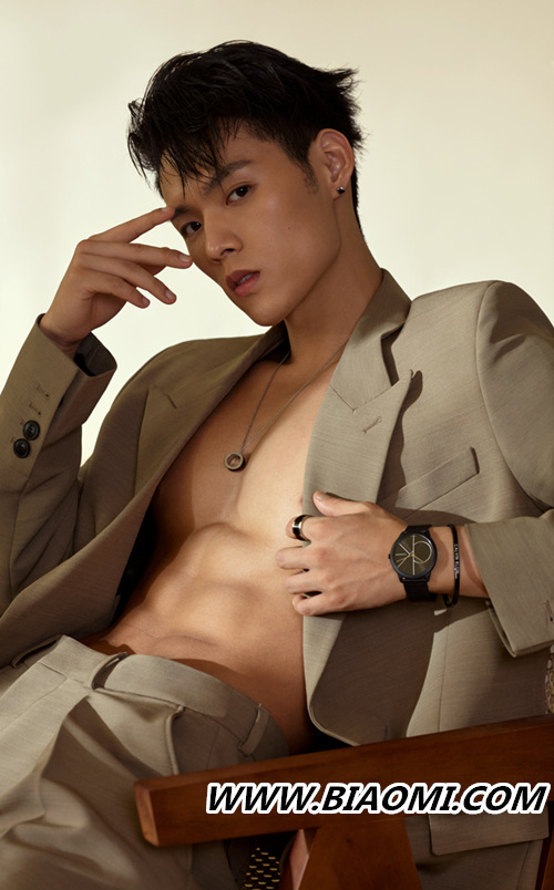 打扰了！他太性感撩人 CALVIN KLEIN品牌挚友Jeffrey董又霖 迎夏日浪造型