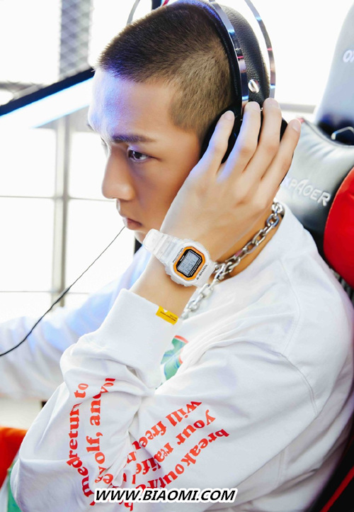 5f13f24agy1gg9ckccs57j20u0190h41_副本.jpg