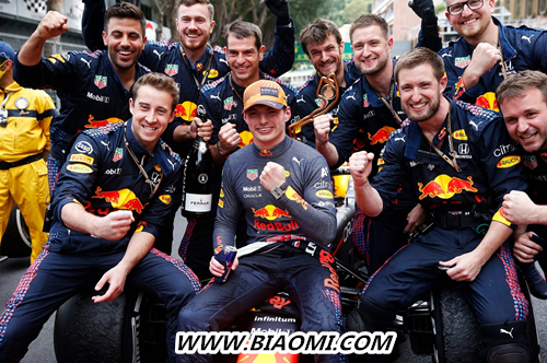 3.马克斯·维斯塔潘强势问鼎2021年F1摩纳哥大奖赛 TAG HEUER泰格豪雅摩纳哥系列钛金属特别版闪耀腕间 见证夺冠一瞬_副本.jpg