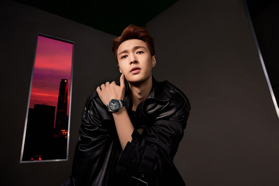 HUBLOT宇舶表品牌大使张艺兴佩戴BIG BANG UNICO钛金陶瓷腕表.jpg
