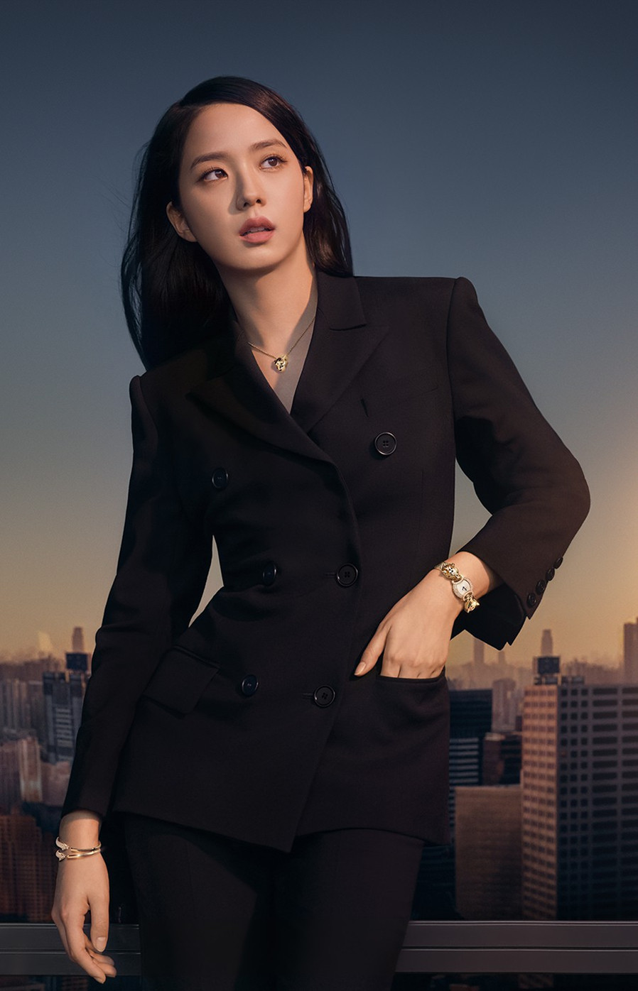 卡地亚携手品牌大使金智秀(Kim Jisoo)，共同演绎猎豹精神