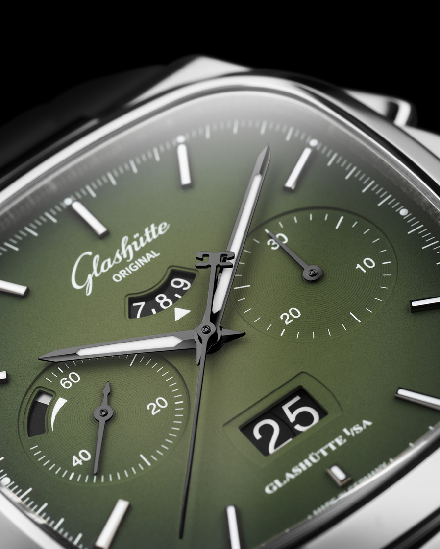 Glashütte Original 1-37-02-09-02-63 Seventies Chronograph Panorama Date Detail 2 sRGB (1)_副本.jpg