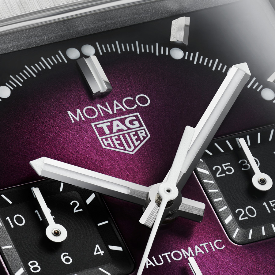 5. TAG HEUER泰格豪雅荣耀呈献摩纳哥系列（MONACO）紫色表盘限量版腕表_副本.jpg