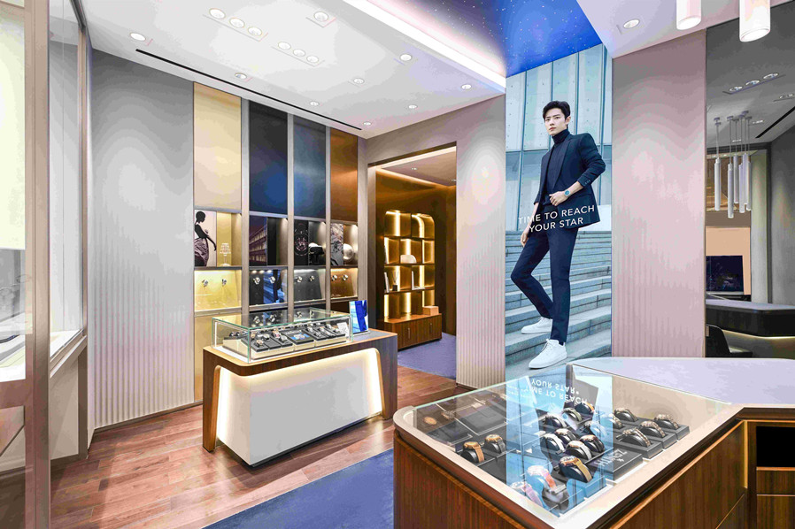 ZENITH真力时青岛万象城精品店将品牌理念巧妙融入外观设计_1.jpg