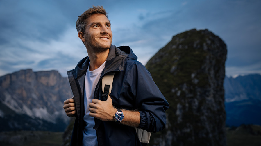 SeaQ Chronograph Mountains 0575.jpg