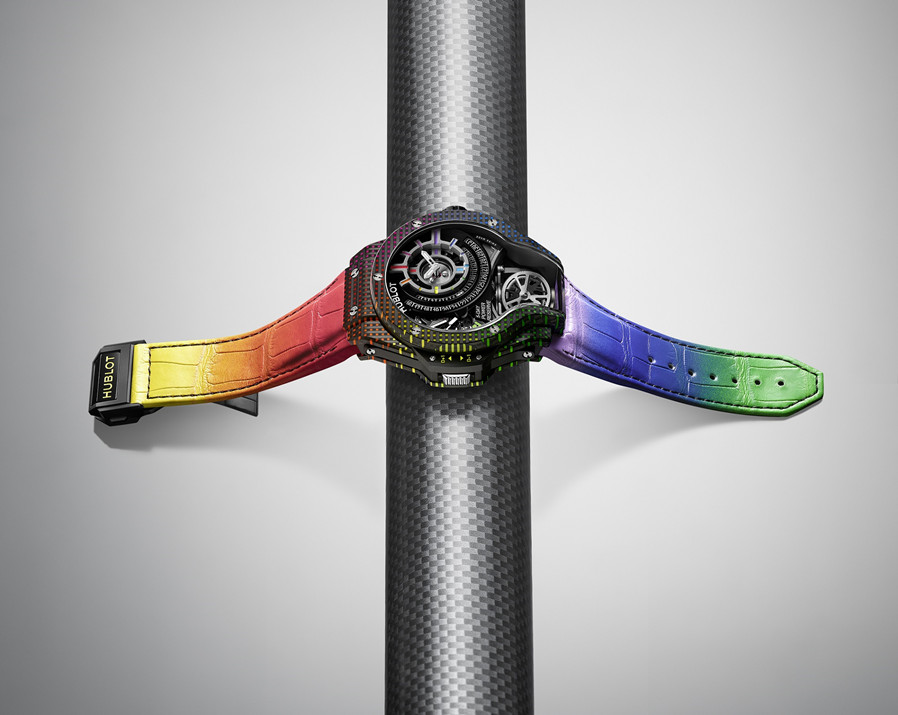 HUBLOT宇舶表传世之作 MP-09双轴陀飞轮5天动力储存彩虹3D立体碳纤维腕表 - 情景图.jpg