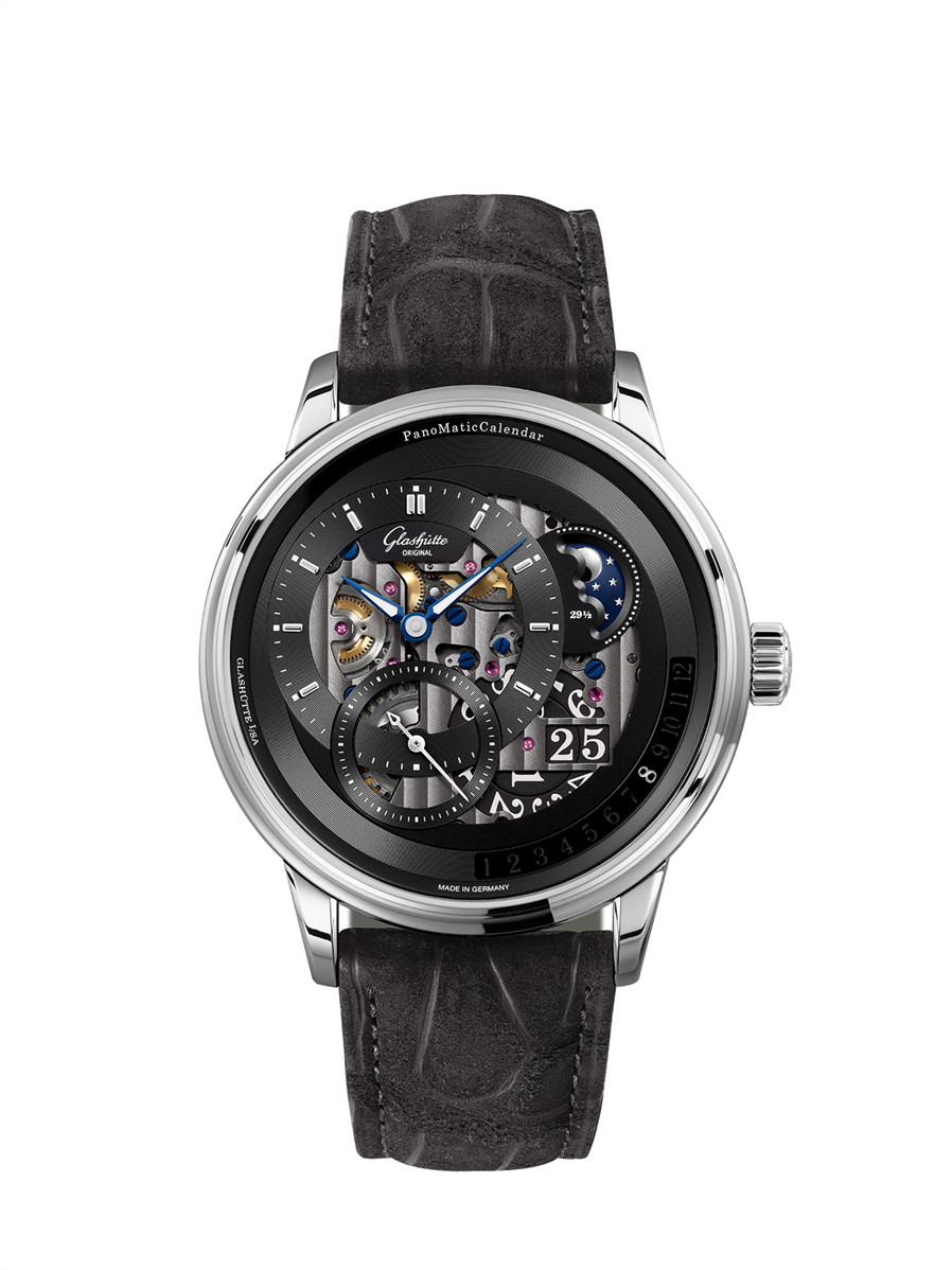 Glashütte Original_PanoMaticCalandar_1-92-10-01-03-62_ PT Front sRGB 17cm.jpg