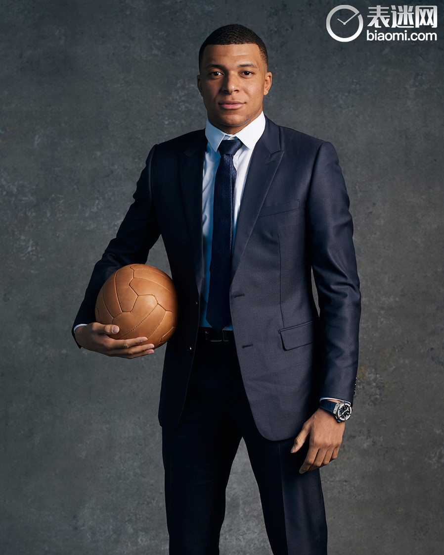 HUBLOT宇舶表品牌大使基利安·姆巴佩（Kylian Mbappé）带领球队荣膺法甲冠军
