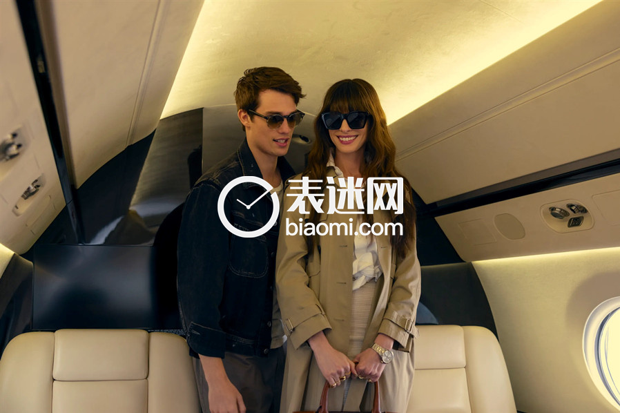 2.安妮·海瑟薇与尼古拉斯·加利齐纳在新片《对你的想象》中演绎由TAG HEUER泰格豪雅相伴的浪漫情缘.jpg