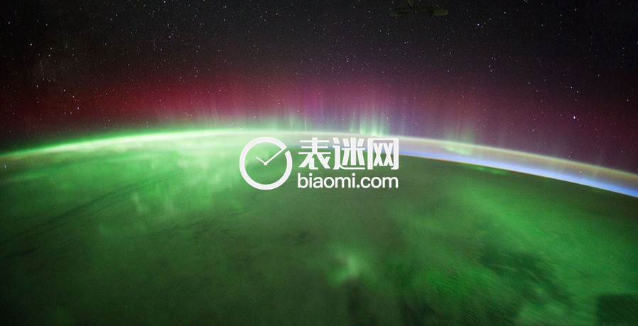 BIOCERAMIC MOONSWATCH 系列立足宇宙，回望地球