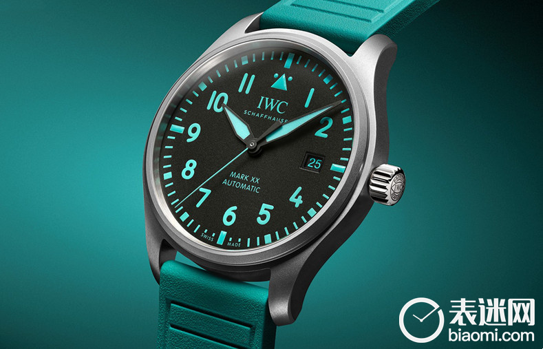 IWC万国表推出全新车队官方时计 庆祝与梅赛德斯-AMG马石油F1™车队合作友谊