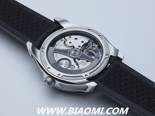 实用时尚，绝不妥协：H. MOSER & CIE. 亨利慕时开拓者大三针自动腕表 1.jpg