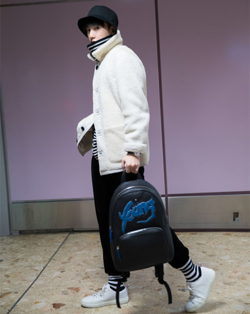 杨洋日内瓦之旅的首日装扮 撩倒众迷妹 1.jpg 杨洋日内瓦之旅的首日装扮 撩倒众迷妹 1.jpg