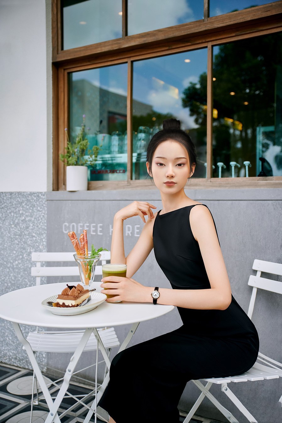简约是她,典雅是她,瞩目也是她。.jpg 简约是她,典雅是她,瞩目也是她。.jpg