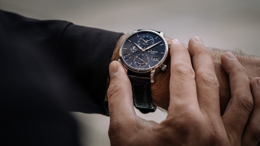Glashütte Original_Ryan Pyle_Senator_Cosmopolite_RGB (1)_副本.jpg