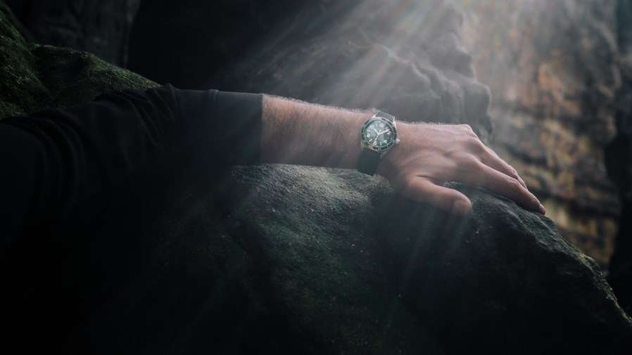Glashütte Original_Ryan Pyle_SeaQ_Green_CloseUp_RGB_副本.jpg