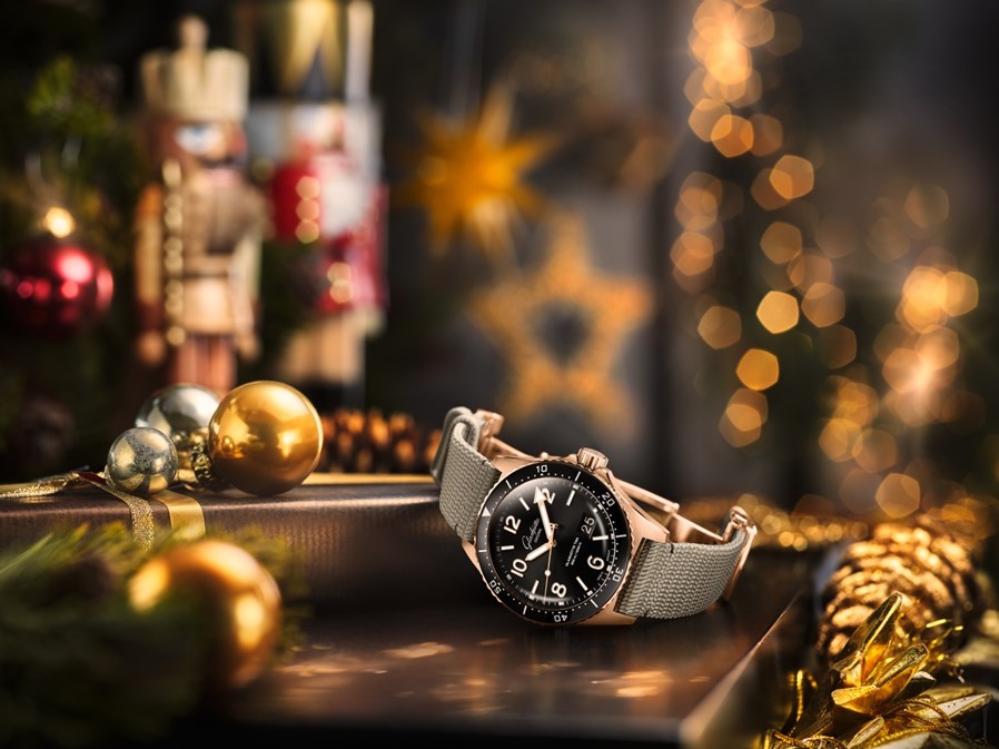 Glashütte Original_Festive Mood_6_SeaQ Panorama Date_sRGB_副本.jpg