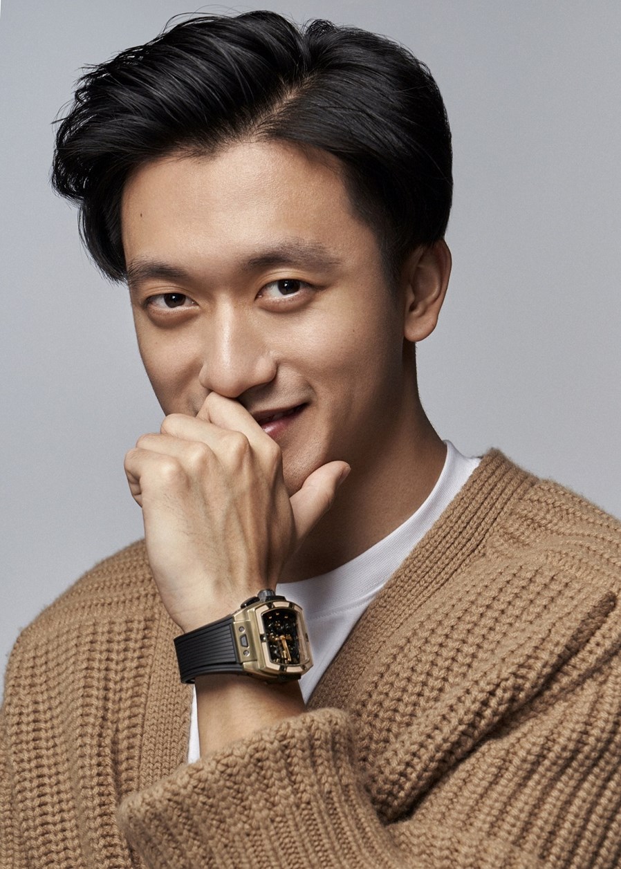HUBLOT宇舶表品牌挚友周冠宇佩戴BIG BANG灵魂魔力金腕表_副本.jpg