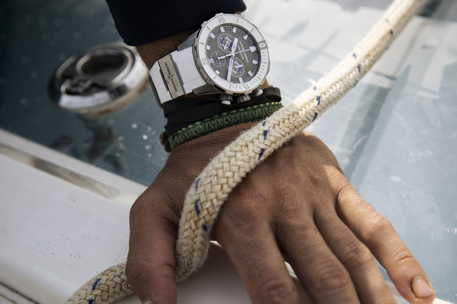 Diver Chronograph Great White_Lifestyle (1)_副本.jpg