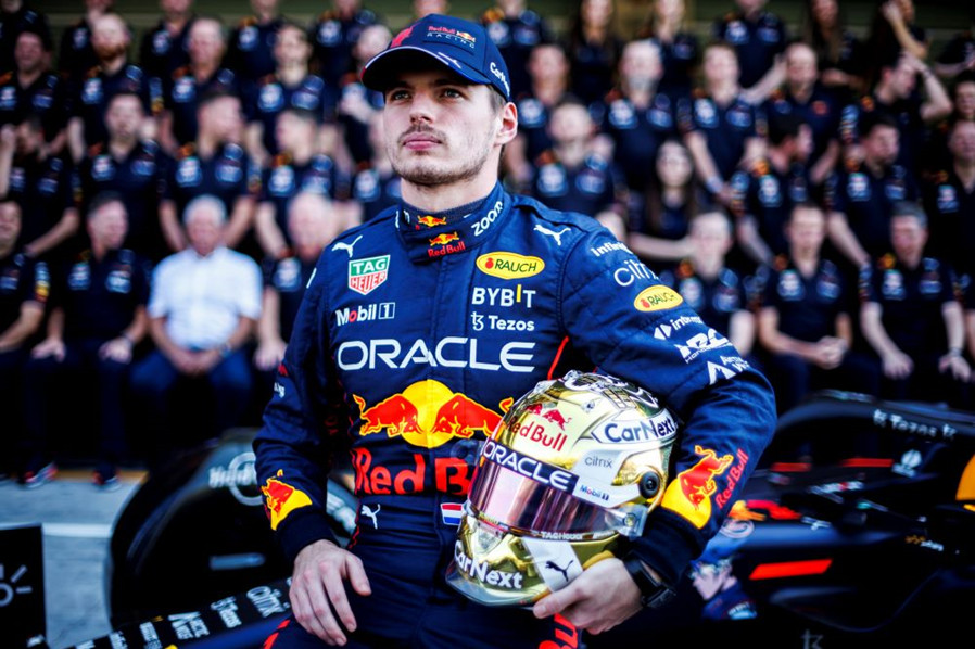1.TAG HEUER泰格豪雅祝贺马克斯·维斯塔潘与红牛车队在F1世界锦标赛中赢得双料冠军.jpg