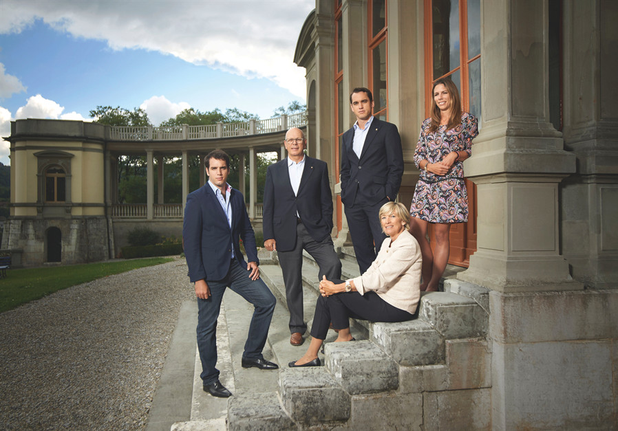 HMoser_10years_MELB__Portrait_Family_Meylan__CMYK.jpg