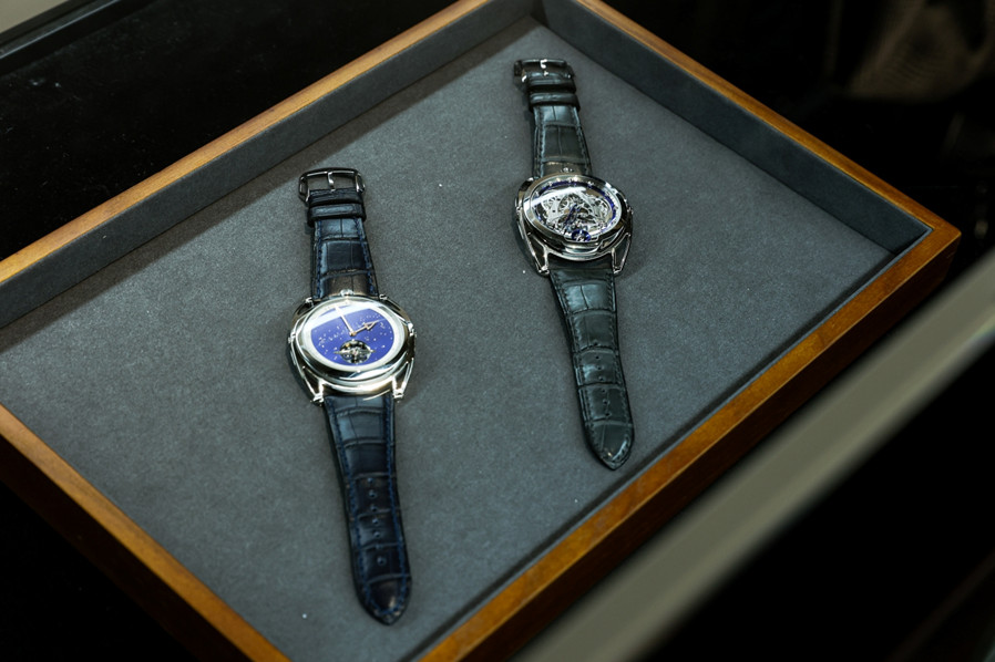 De Bethune DB28 XP STARRY SKY腕表和DB28XP Steel Wheels腕表.jpg De Bethune DB28 XP STARRY SKY腕表和DB28XP Steel Wheels腕表.jpg
