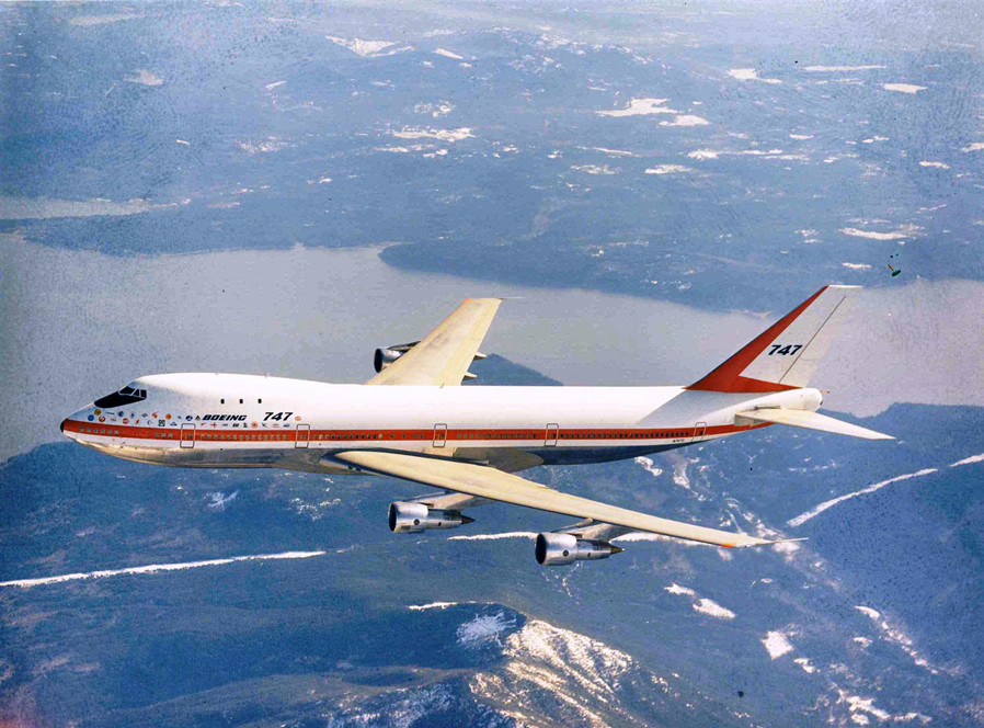 05 大型喷气式客机波音747.jpg