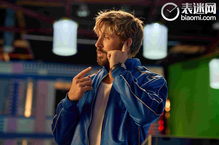 4.前所未见的腕表品牌创举全球首映！TAG HEUER泰格豪雅发布瑞恩·高斯林主演的动作喜剧电影纪念标志性的泰格豪雅卡莱拉系列问世60周年.jpg