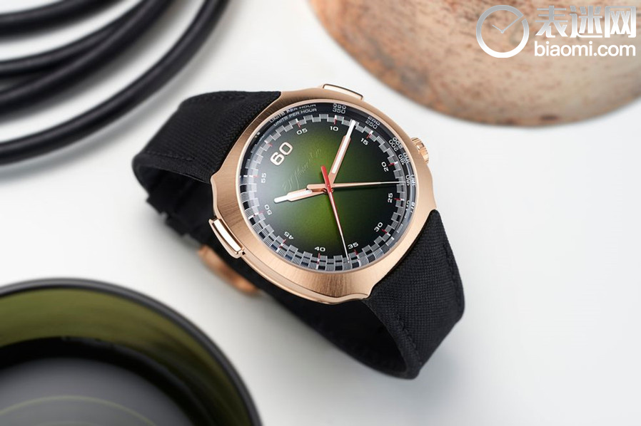 hmoser-6907-0400-streamliner-flyback-chronograph-rg-matrix-green-lifestyle-white-top-diagonal-65aeb1e020a11.jpg