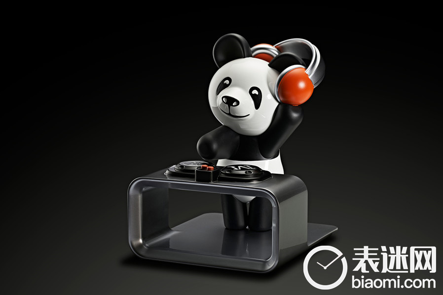 HMoser_Streamliner-Pandamomium_Panda_statuette.jpg HMoser_Streamliner-Pandamomium_Panda_statuette.jpg
