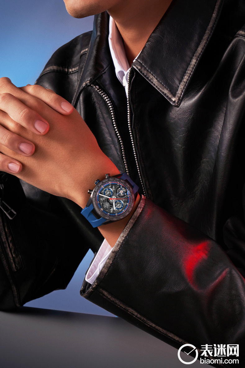 1.TAG Heuer泰格豪雅发布全新卡莱拉系列上海限量版Extreme Sport陀飞轮计时码表 以非凡制表技艺蕴刻璀璨都市魅力.jpg