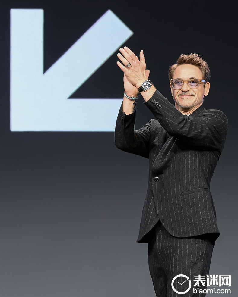 1.小罗伯特・唐尼（Robert Downey Jr.）佩戴泰格豪雅摩纳哥系列计时码表.jpg